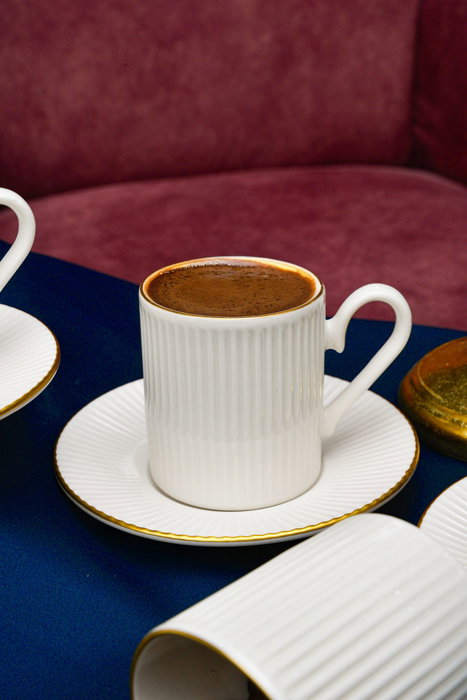 Hermia Juego de Tazas de Café Blanco y Dorado (12 Piezas) de Porcelana